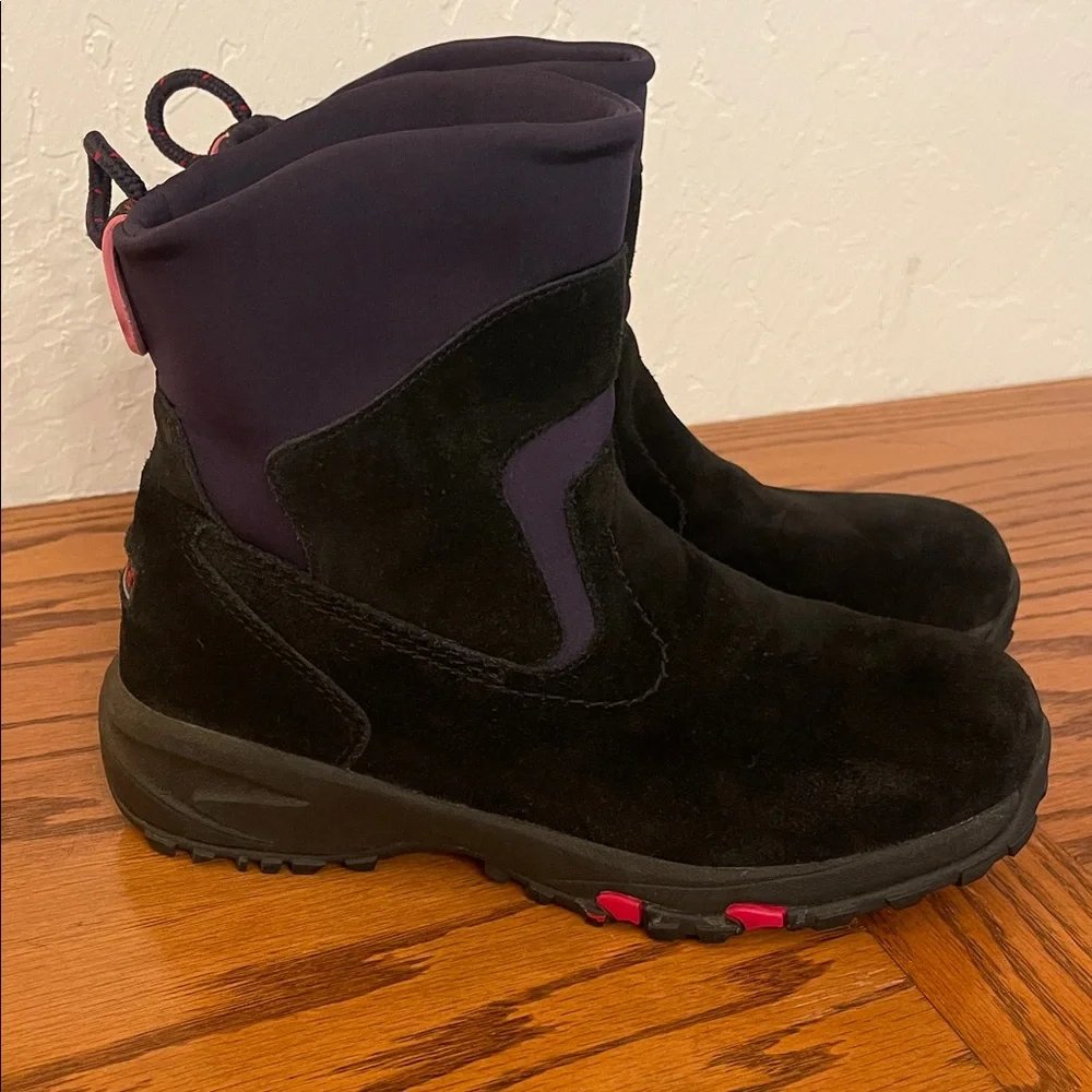 L.L. Bean 3M Thinsulate Black and Purple Winter Boots women’s size 8